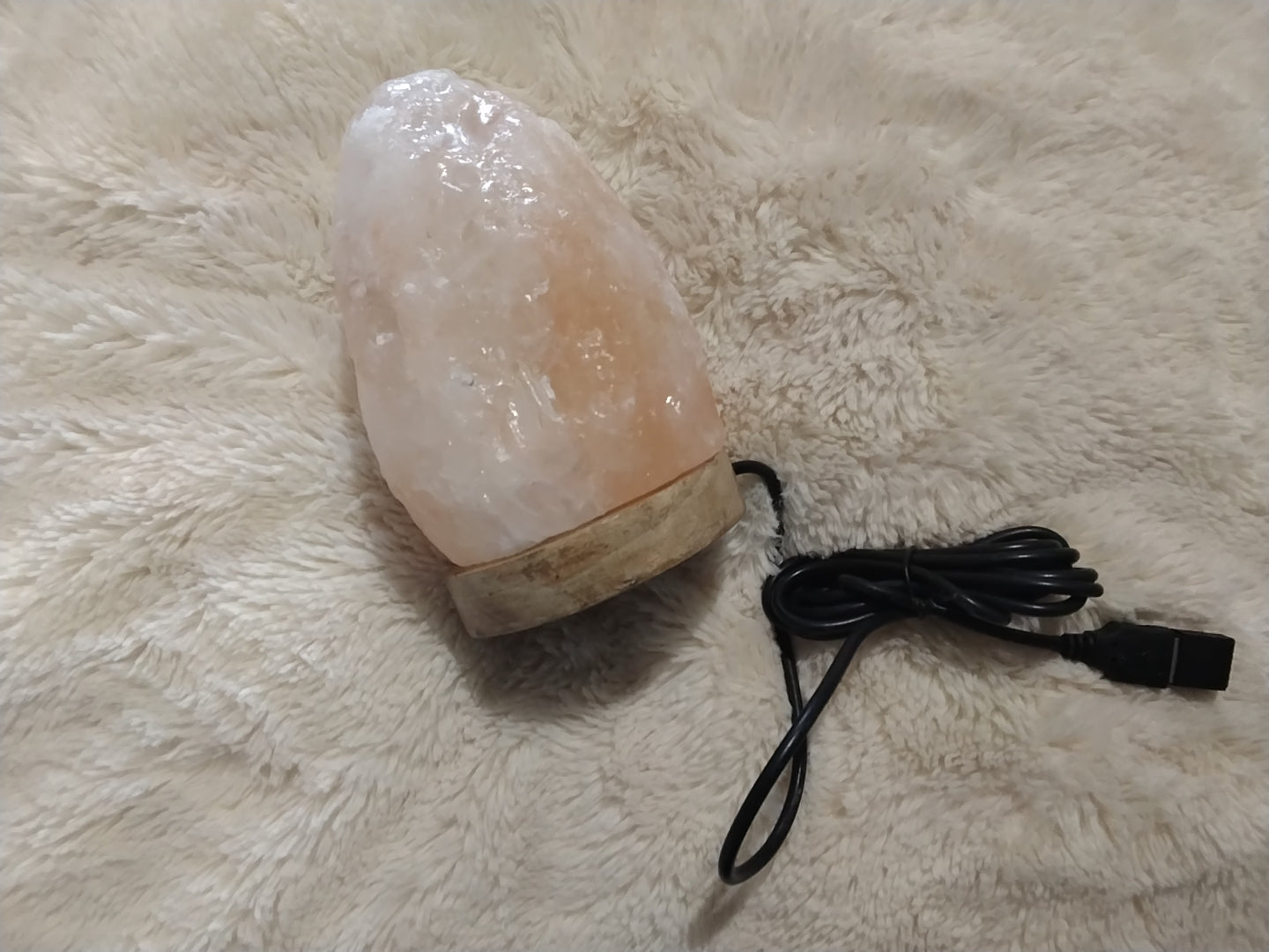 Lampe en Sel Naturel 1 kg avec Socle Bois – Lumière d’Ambiance