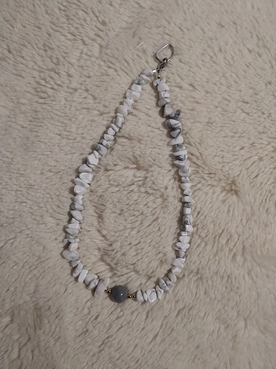 Lune blanche – Bijou de portable