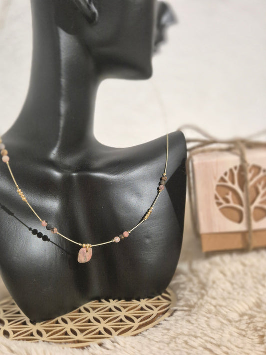Collier Murmure de Rhodonite  Délicatesse & Harmonie