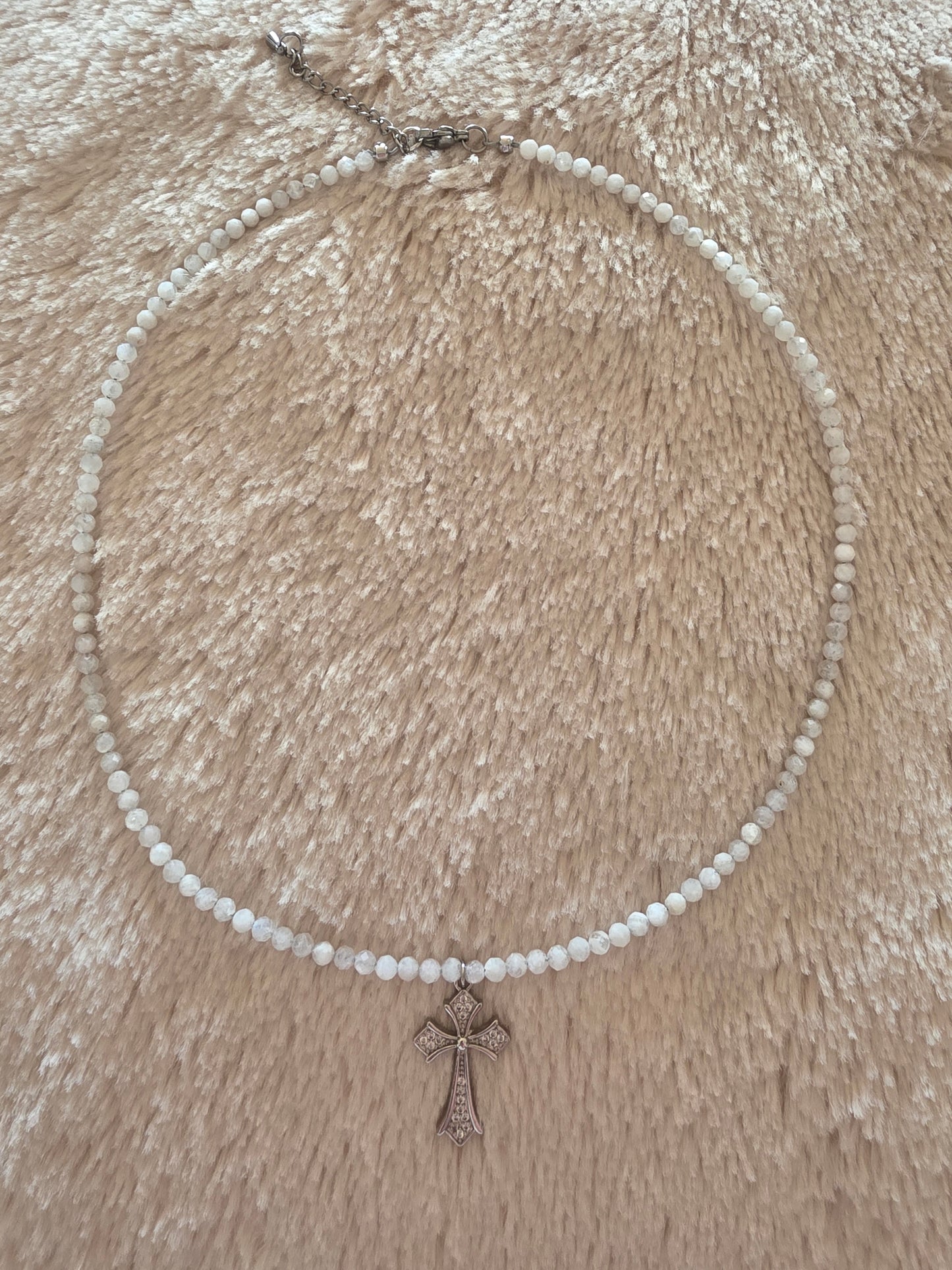 Collier croix religieuse
