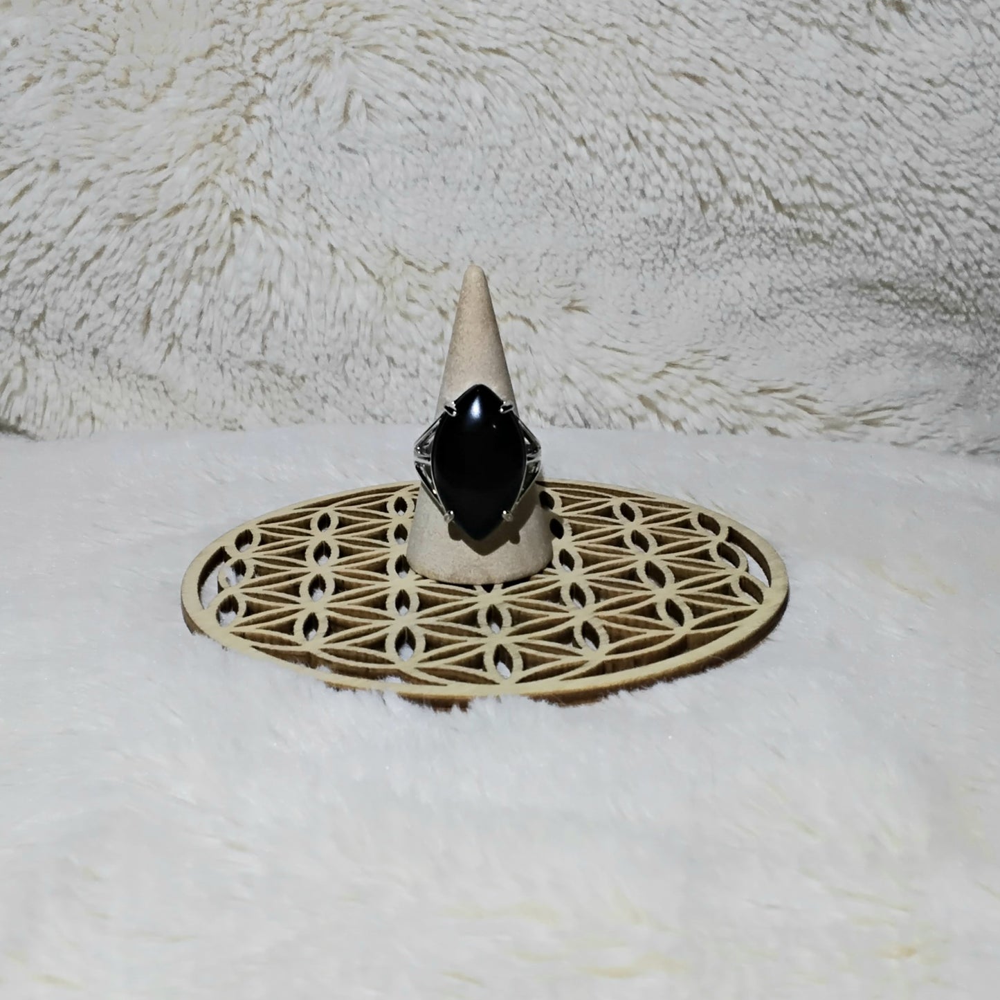 Élégance Noire – Bague en Onyx