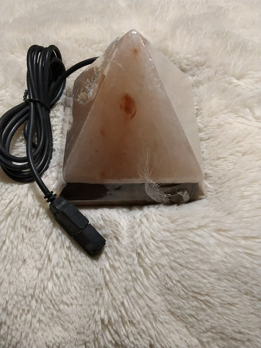 Lampe sel d’hymalaya pyramide