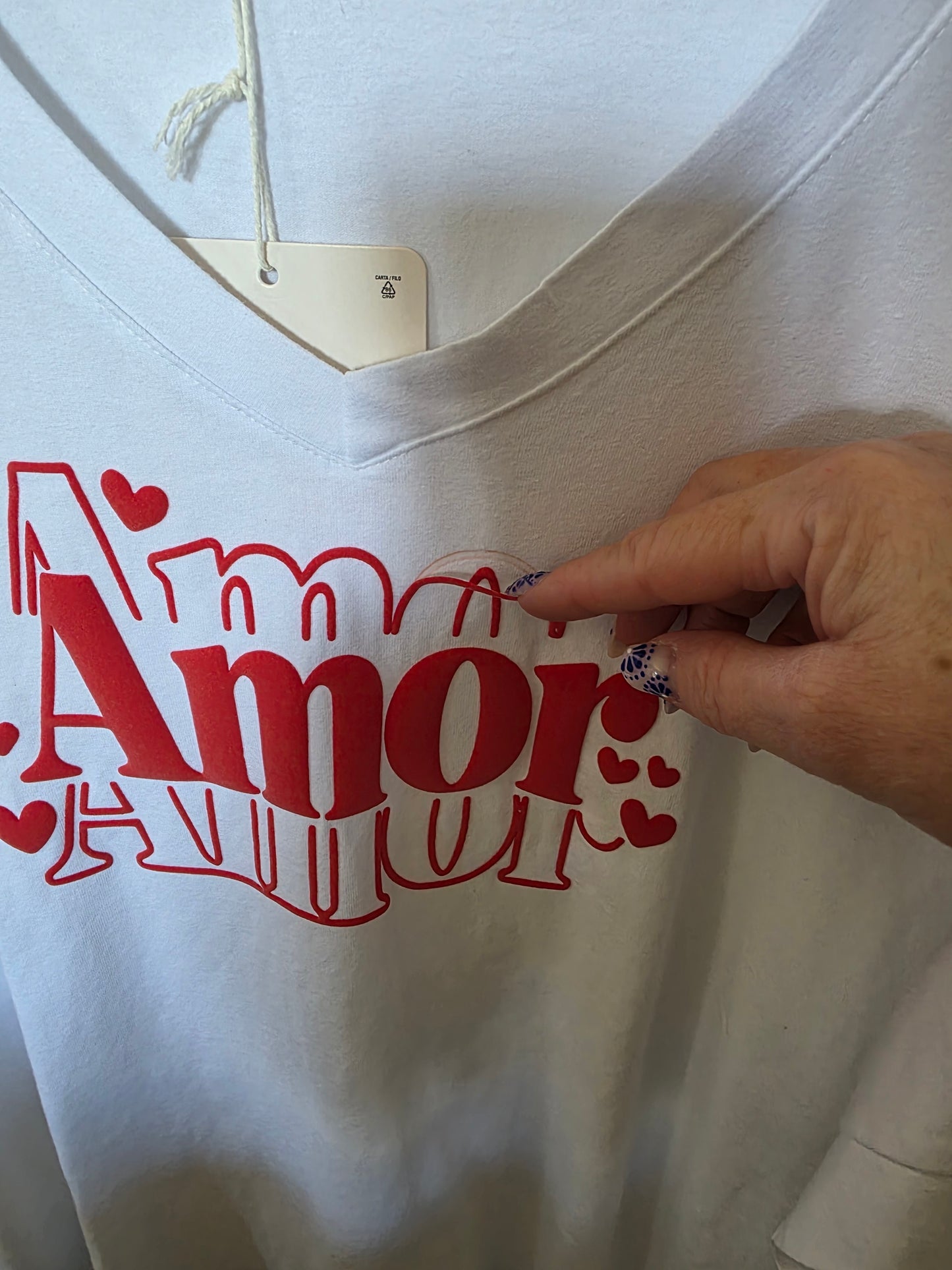 Tee shirt col V