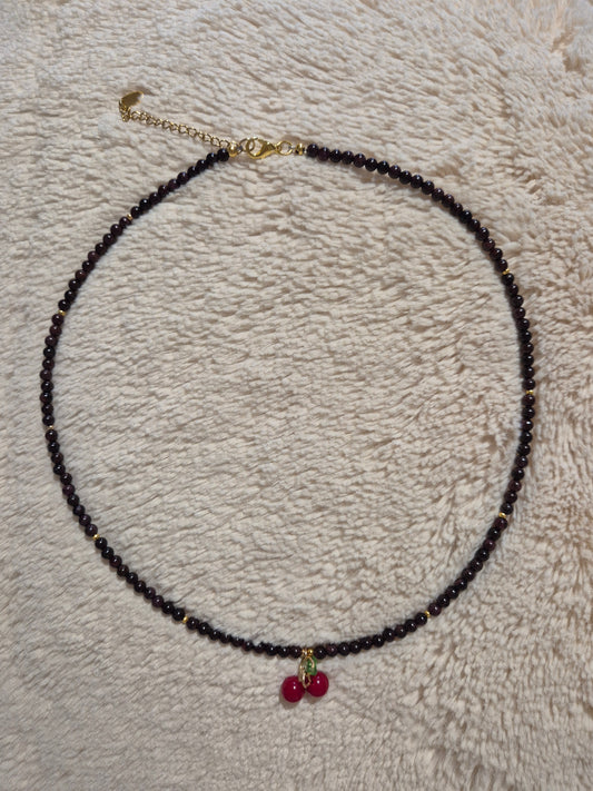 Collier grenat