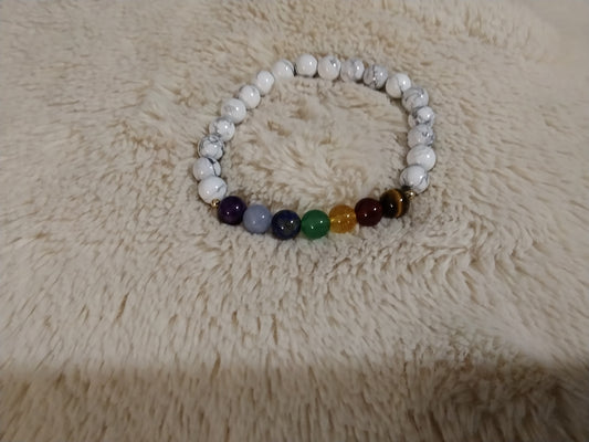 Âme en Paix – Bracelet des 7 Chakras en Howlite